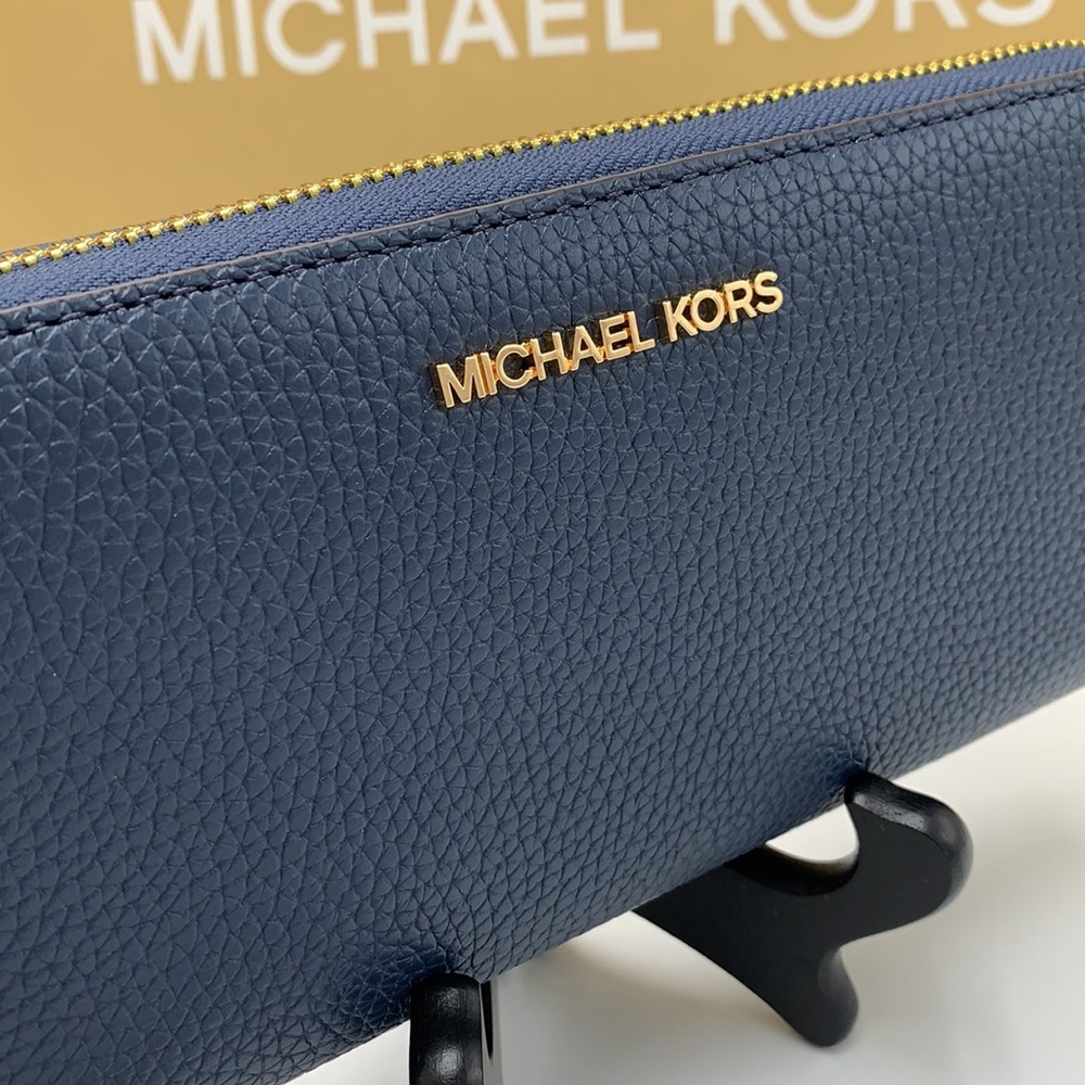 MICHAEL KORS Large Travel Continental Leather WALLET WRISTLET
NAVY COLOR - Picture 4 of 13